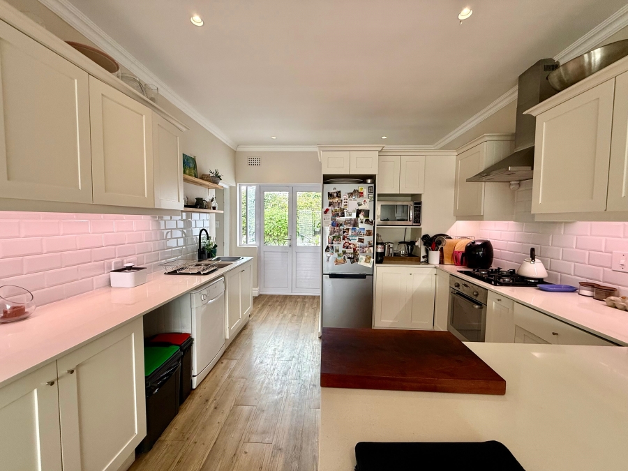 To Let 1 Bedroom Property for Rent in Harfield Village Western Cape